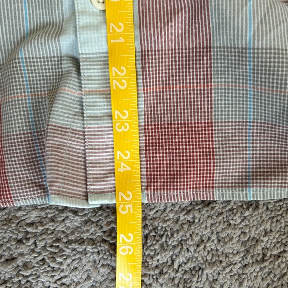 Patagonia button up, short sleeve - Picture 7 of 8